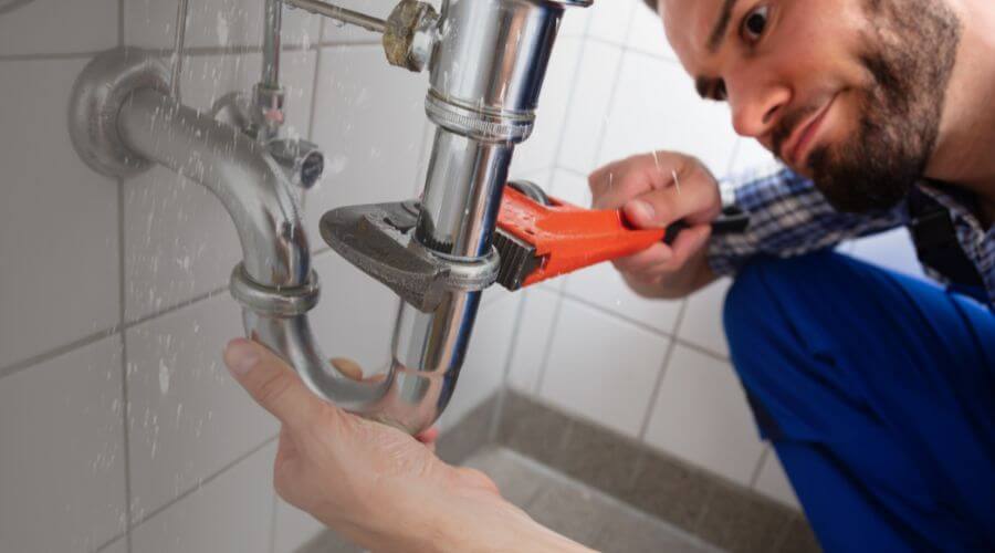 Toilet maintenance in Florida, PR